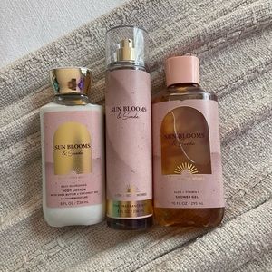 ☀️BBW Sun Blooms & Suede body care set!☀️
